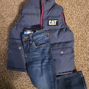 CAT Gray Vest and Blue Jeans Set